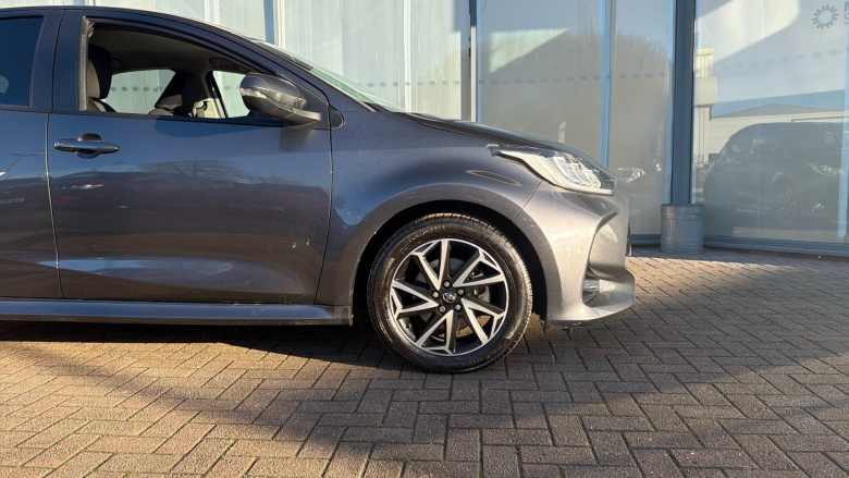 Toyota Yaris 1.5 Hybrid Design 5dr CVT Hybrid Hatchback